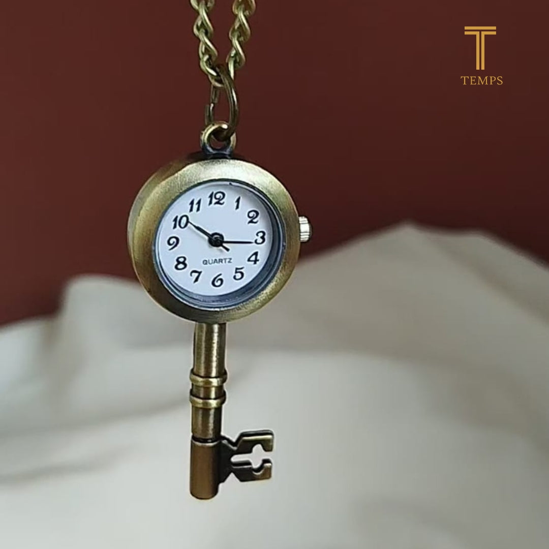 RELOJ COLGANTE DISEÑO DE LLAVE