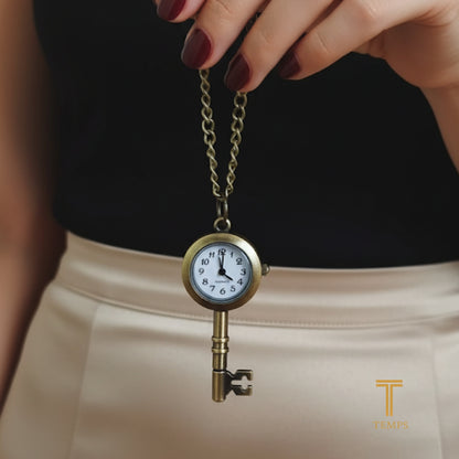 RELOJ COLGANTE DISEÑO DE LLAVE